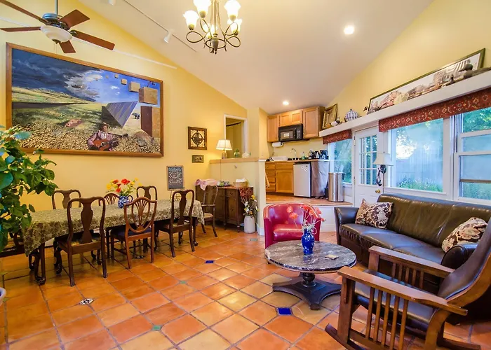 Inn At Charlotte B&B